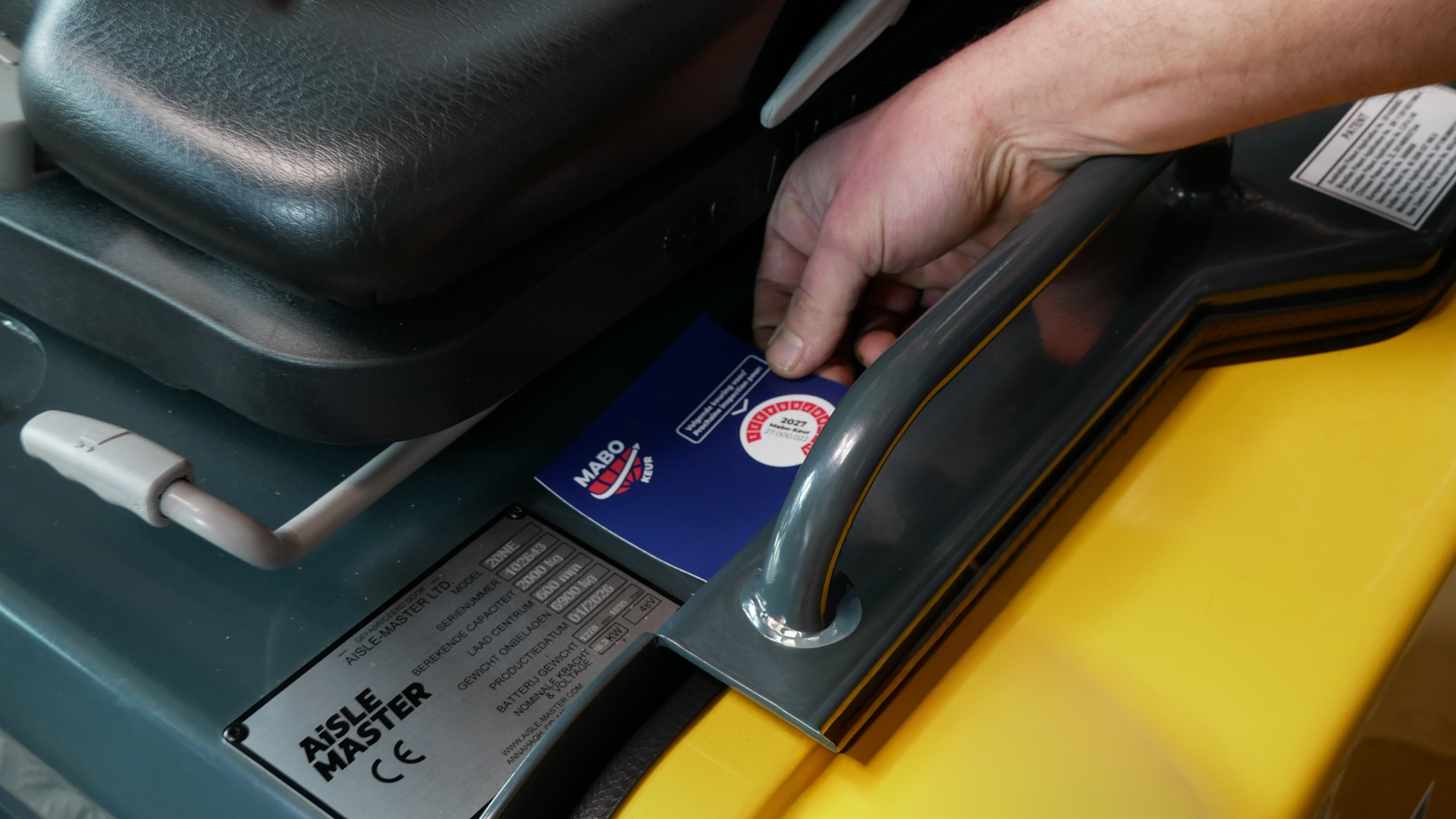 Preventief onderhoud van een heftruck door een Mabo-technieker